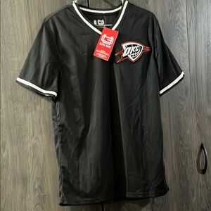 Oklahoma City Thunder Shirt Size Small NWT